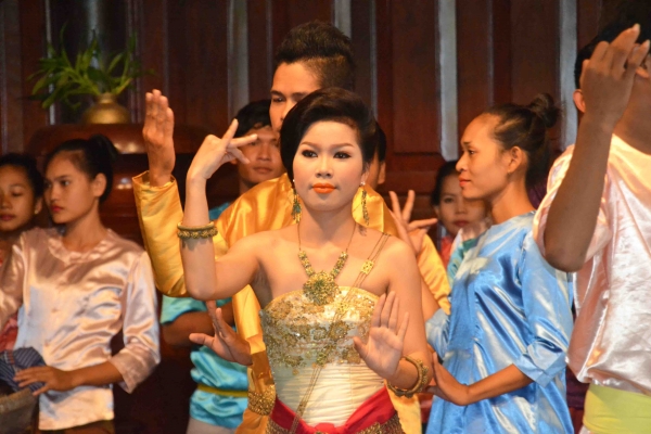 Zdjęcie z Kambodży - Khmerska ceremonia slubna - przedstawienie w Cambodian Cultural Village. 