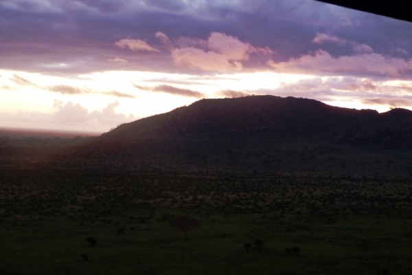 Zdjęcie z Kenii - prawie noc w Tsavo West