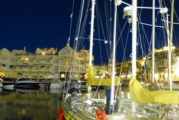 Zdjęcie z Hiszpanii - Puerto Marina nocą