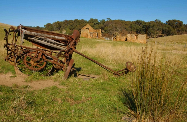 Zdjęcie z Australii - Pozostalosci po farmie i siewniku