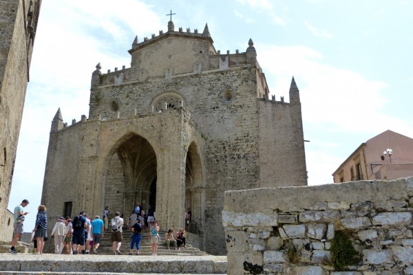 Zdjęcie z Włoch - kościół Chiesa Matrice – XIV wieczny zabytek