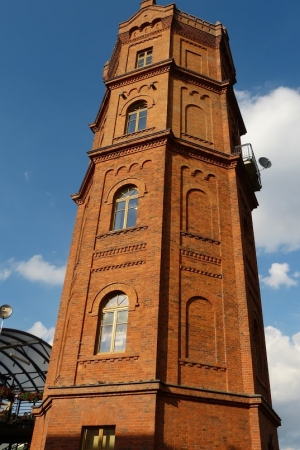 Zdjęcie z Polski - Pięciopiętrowa, ośmioboczna wieża ciśnień . 