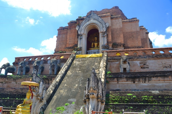 Zdjęcie z Tajlandii - Zrujnowana Wat Chedi Luang 