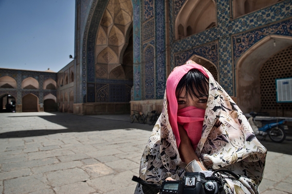 Zdjęcie z Iranu - Przed meczetem
