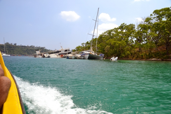 Zdjęcie z Vanuatu - Wrakowisko u brzegow wyspy Iririki