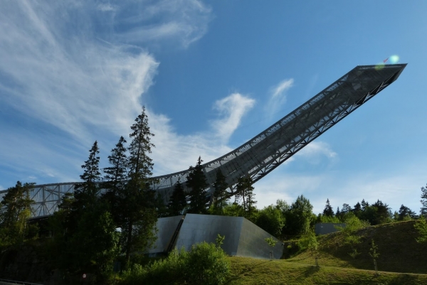 Zdjęcie z Norwegii - Holmenkollen w blasku słońca