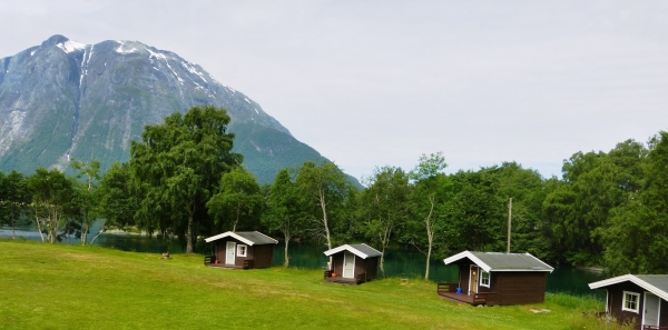 Zdjęcie z Norwegii - malutkie hytta - do wynajęcia na nocleg w trasie