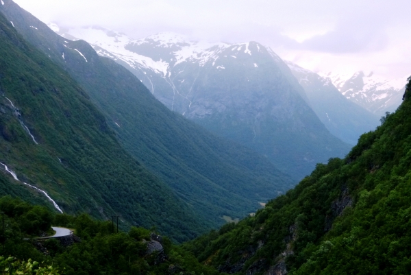 Zdjęcie z Norwegii - widoki z okna na dolinę Hjelledalen