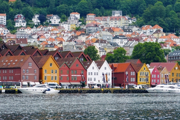 Zdjęcie z Norwegii - widok na Bryggen z drugiej strony fiordu