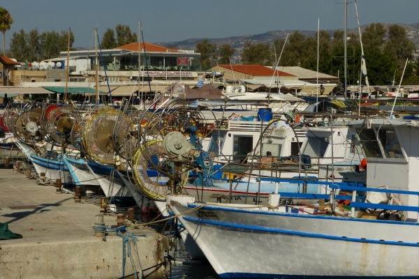 Zdjęcie z Cypru - mały, klimatyczny port w Pafos