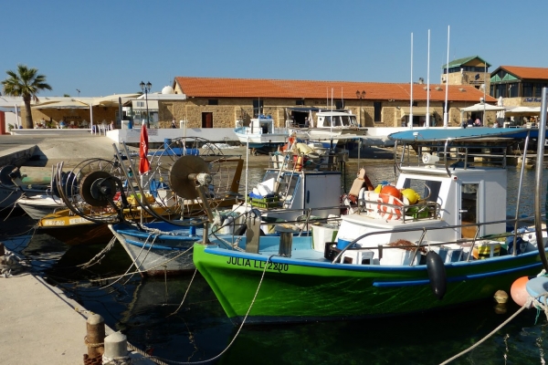 Zdjęcie z Cypru - mały, klimatyczny port w Pafos