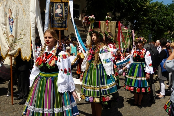 Zdjęcie z Polski - Barwna procesja Bożego Ciała w Łowiczu