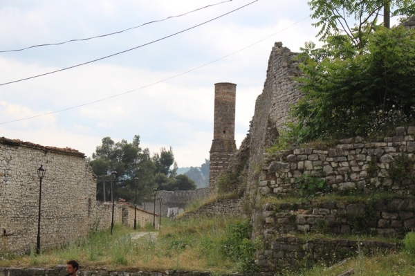 Zdjęcie z Albanii - Ruiny minaretu Czerwonego Meczetu