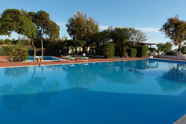 Zdjęcie z Włoch - hotelowy basen- pustki zupełne