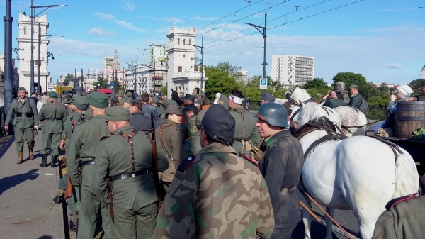 Zdjęcie z Polski - I maszerowalismy w te i we wte po moscie