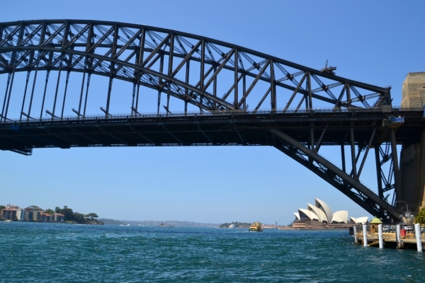 Zdjęcie z Australii - Przeplywamy pod Harbour Bridge