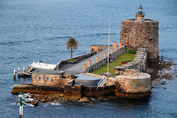 Zdjęcie z Australii - Mijamy Fort Denison