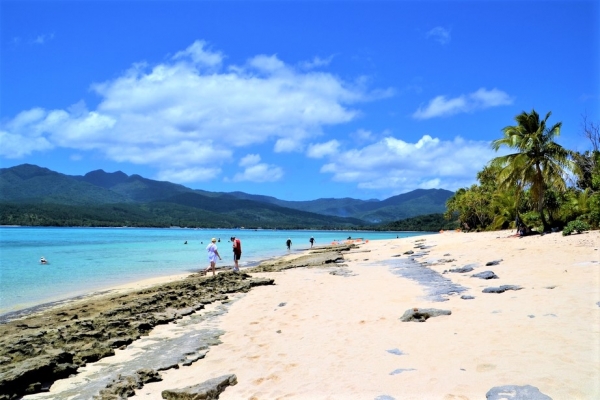 Zdjęcie z Vanuatu - Widok na wyspe Anatom (Aneityum)