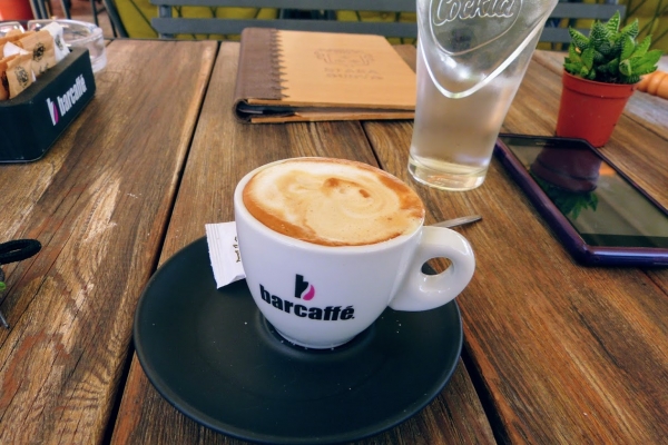 Zdjęcie z Czarnogóry - obowiązkowy coffee break