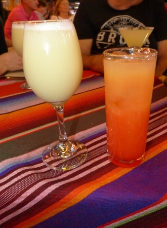 Zdjęcie z Meksyku - w cenie tej imprezy (fakultetu) mamy dwa drinki do wyboru