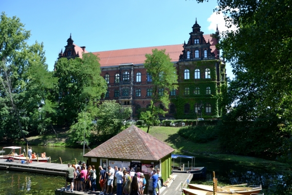 Zdjęcie z Polski - Zatoka Gondoli a za nia budynek Muzeum Narodowego