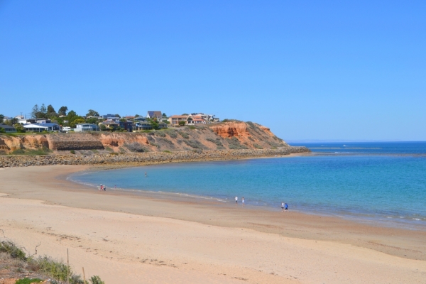 Zdjęcie z Australii - Plaza Christies Beach i Cap Stephanie w pelnym sloncu