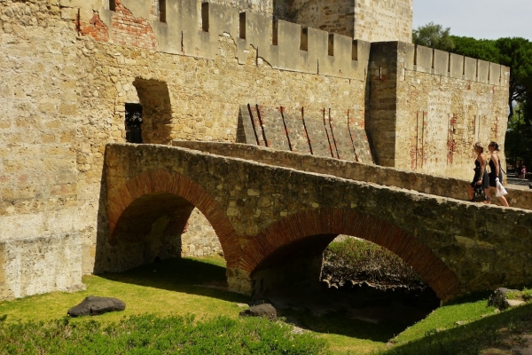 Zdjęcie z Portugalii - Zamek św. Jerzego (Castelo de São Jorge) położony jest 