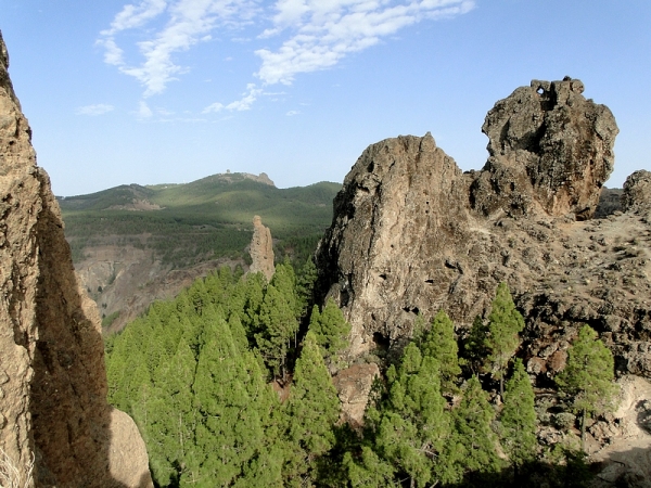 Zdjęcie z Hiszpanii - Z tego miejsca w oddali widać najwyższy szczyt Gran Canarii - Pico de las Nieves (1949m n.p.m.)