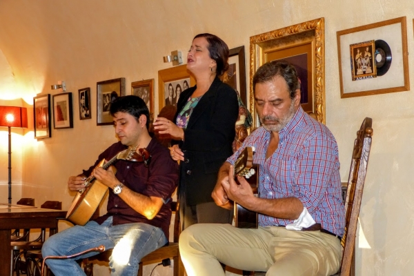 Zdjęcie z Portugalii - melancholijny śpiew o nostalgii związanej z kontemplacją przemijania, czego istota zawarta jest 