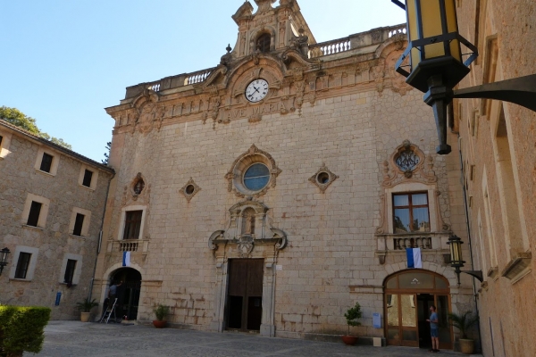Zdjęcie z Hiszpanii - Basilica de la Mare de Deu de Lluc