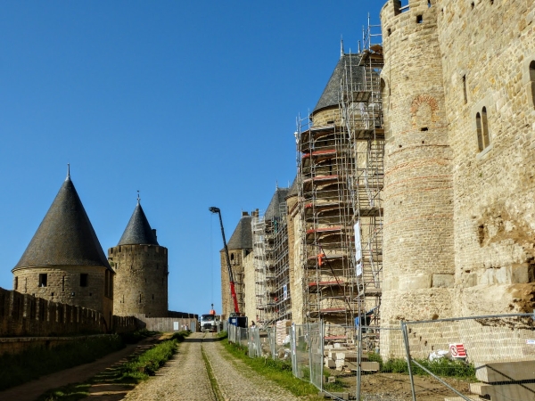 Zdjęcie z Francji - żegnamy się z tymi malowniczymi murami, choć częściowo są w rusztowaniach 