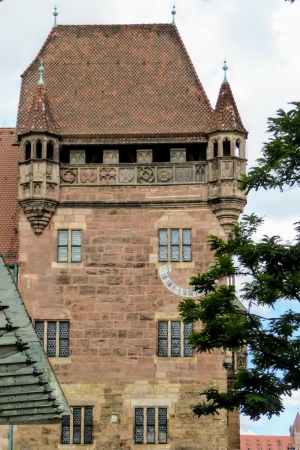 Zdjęcie z Niemiec - piękny Nassauer Haus z XIII wieku , na fasadzie którego widoczny jest 