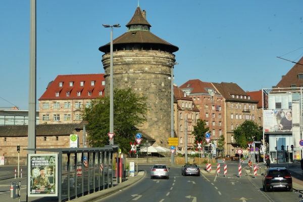 Zdjęcie z Niemiec - Neutorturm to stara, renesansowa  brama w północno-zachodniej części murów miejskich Norymbergi,
