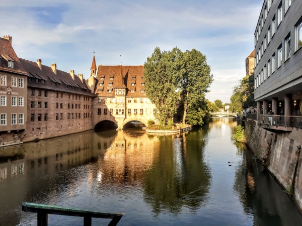 Zdjęcie z Niemiec - w murach tego starego szpitala urządzono obecnie bardzo klimatyczną restaurację w historycznym 