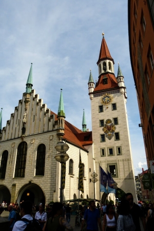 Zdjęcie z Niemiec - przy Marienplatz- stoi również Alte Rathaus - Stary Ratusz z 1480 roku! 