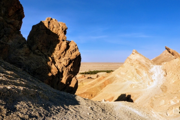 Zdjęcie z Tunezji - gdzieś tam za skałami jest już Algeria....