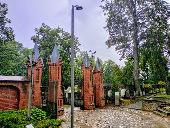 Zdjęcie z Litwy - opuszczamy tą piekną i niezwykle klimatyczną nekropolię...