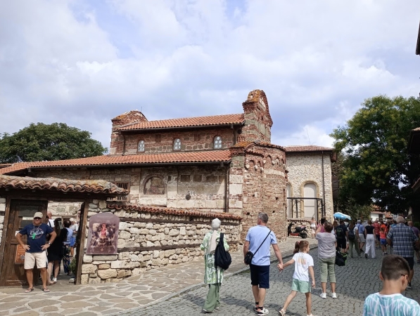 Zdjęcie z Bułgarii - cerkiew św. Szczepana, której nie zamieniono na Muzeum i nadal pełni funkcję cerkwi; tą zwiedzamy w