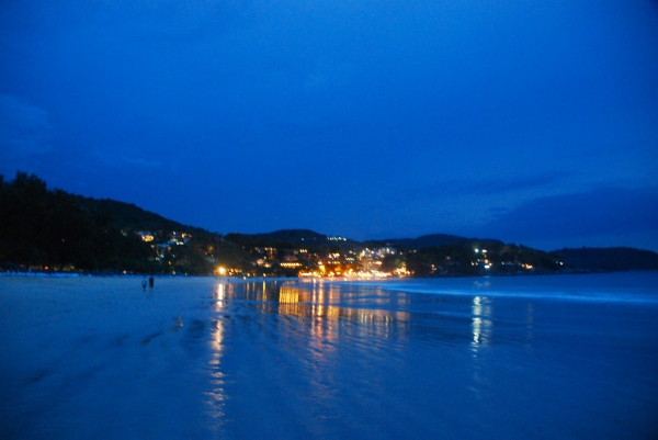 Zdjęcie z Tajlandii - Noc na plazy Kata Beach