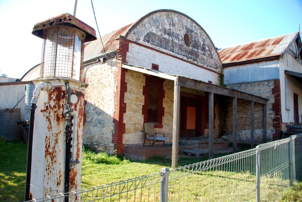 Zdjęcie z Australii - Milang - pozostalosci po