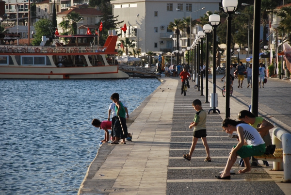 Zdjęcie z Turcji - spacerowy bulwar w Cesme