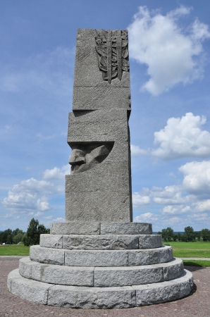 Zdjęcie z Polski - Granitowy obelisk