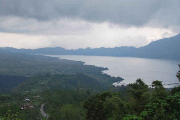 Zdjęcie z Indonezji - Widok na jezioro Batur