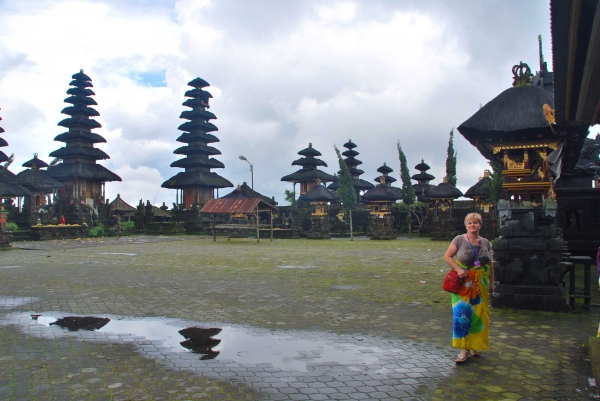 Zdjęcie z Indonezji - W Pura Ulun Danu Batur