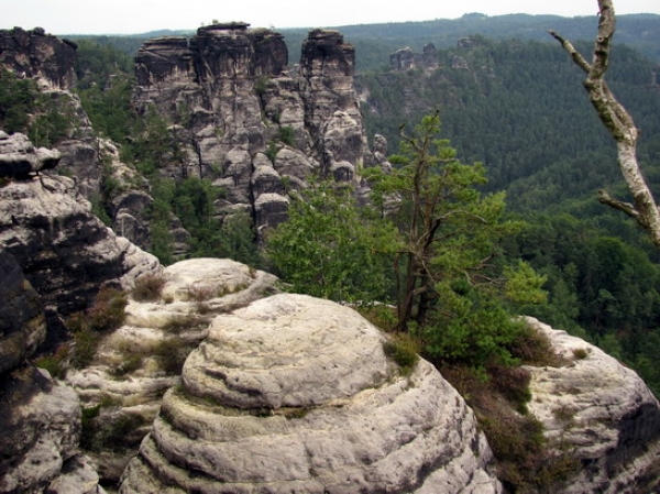 Zdjęcie z Niemiec - Skały w rejonie Bastei.