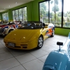 Zdjęcie z Tajlandii - mały salon z wystawą samochodów wyścigowych