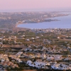 Zdjęcie z Cypru - wracamy do Pafos; przed nami panorama Nea Paphos o zachodzie słońca...