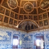 Zdjęcie z Portugalii - oprócz azulejos na ścianach, sala herbów zachwyca tez sufitem