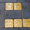 Zdjęcie z Niemiec - a to tzw Stolperstein y- to rodzaj szczególnych pomników poświęconych ofiarom nazizmu w postaci